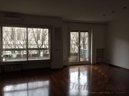 Четырёхкомнатная квартира в Милане - Photo 5