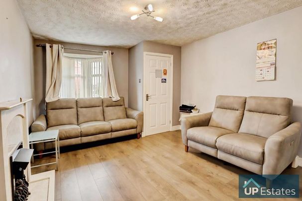 3 bedroom semi-detached house to rent - Photo 1