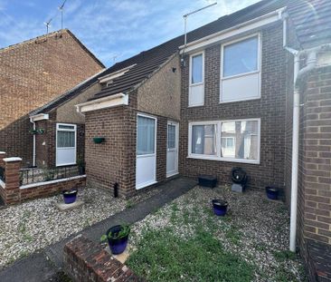 3 bedroom flat to rent - Photo 1