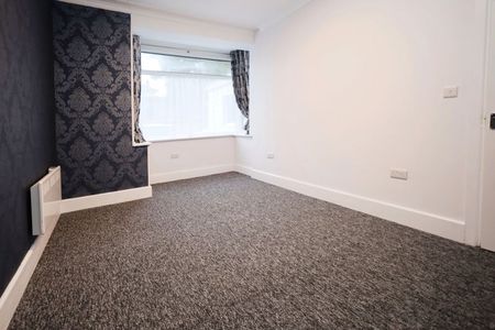 Winton, Bournemouth - Photo 3