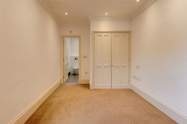 2 BED Apartment To rent - Photo 1