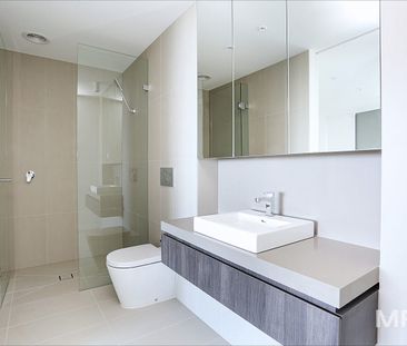 Large and light filled apartment that really hits the marque - Photo 5