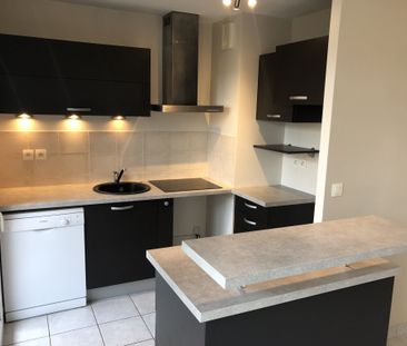 Location Appartement 3 pièces 62m² LUC LA PRIMAUBE 12450 - Photo 3