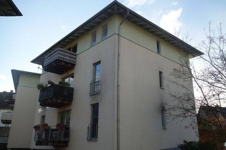 *Lambert&Strelow* Moderne 4 ZKBB mit zwei überdachten Stellplätzen in ruhiger Wohnlage von Eltville - Foto 4