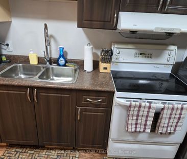 For Lease - 36 Plumridge Court Unit# B, Ajax, Ontario - Photo 4