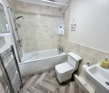 Winchester Way, Doncaster, Scawsby - Photo 6