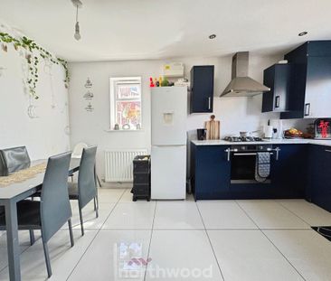 3 bedroom semi-detached house to rent - Photo 2