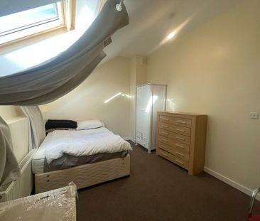 6 bedroom flat to rent - Photo 4