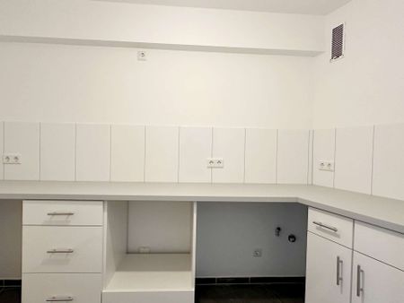 WUPPERTAL-ZENTRUM: HELLE & GROßZÜGIGE 3-ZIMMERWOHNUNG IN ELBERFELD-MITTE +AUFZUG +KÜCHE +NEUES BAD - Photo 3