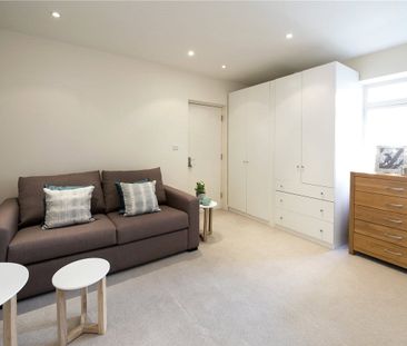 A modern studio flat situated in a period building ideally located ... - Photo 2