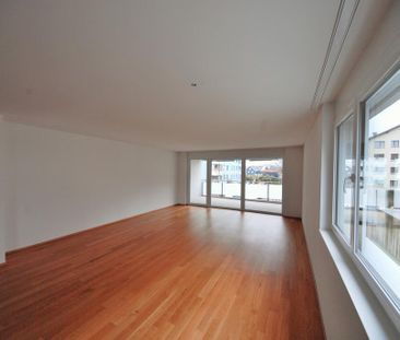 Moderne Wohnung mit Gartensitzplatz - Photo 1