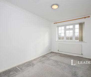 3 bedroom house to rent Lakelands Close, Hampden Park, Eastbourne, ... - Photo 5
