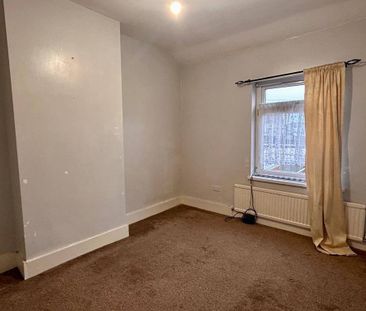 2 bedroom end of terrace house to rent - Photo 2