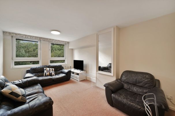 More Close, St. Paul's Court, Hammersmith, London, W14 - Photo 1