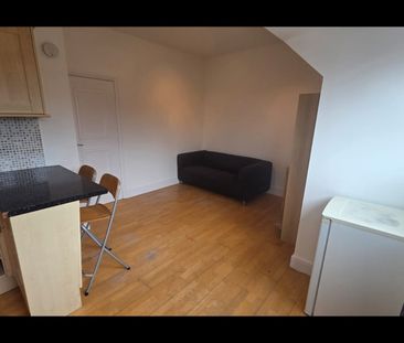 1 Bed Flat, Merton High St, SW19 - Photo 1