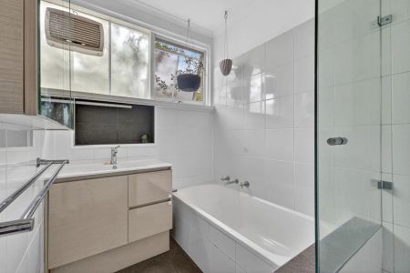 Modern Two‑Bedroom Living in Prime Malvern East - Photo 5