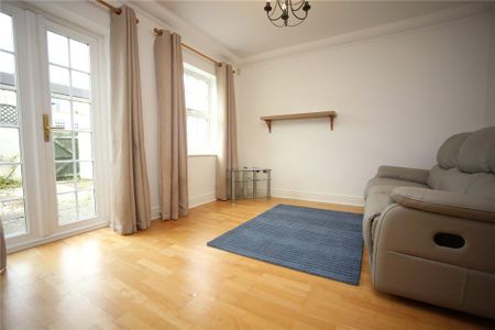 2 bedroom semi-detached house to rent - Photo 3
