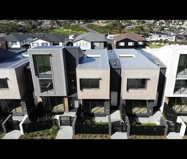 Designer Living with Private Atrium – Modern 3-Bed - Photo 5