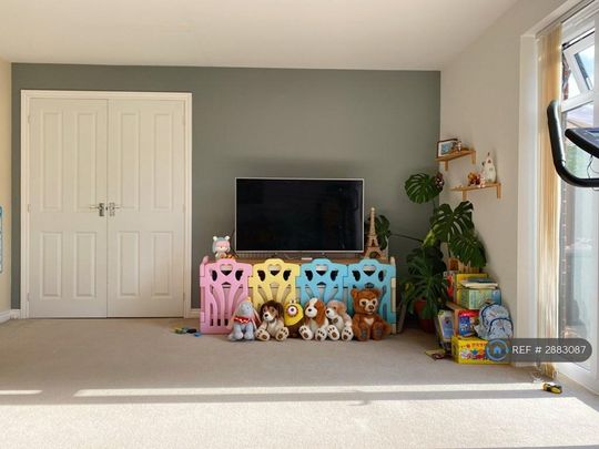4 bedroom detached house to rent - Photo 1