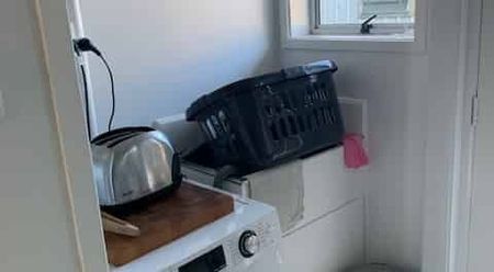 Private Location In Ascot - Photo 4