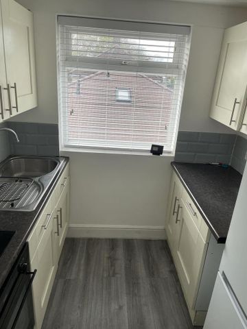 2 bedroom maisonette to rent - Photo 2