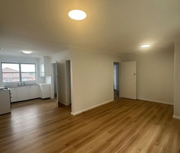 Neat & Convenient 2-Bedroom Unit - Photo 5