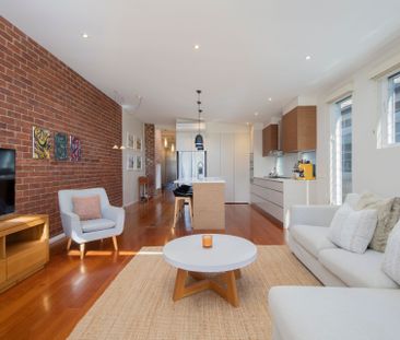 FULLY FURNISHED - Contemporary living meets classic charm! - Photo 1