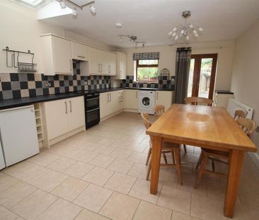 2 bedroom terraced house to rent - Photo 5