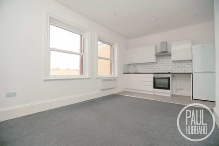 London Road North, Lowestoft, NR32 - Photo 4