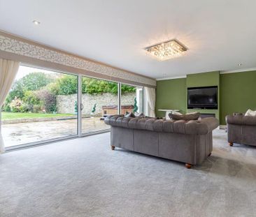 5 bedroom detached house to rent - Photo 3