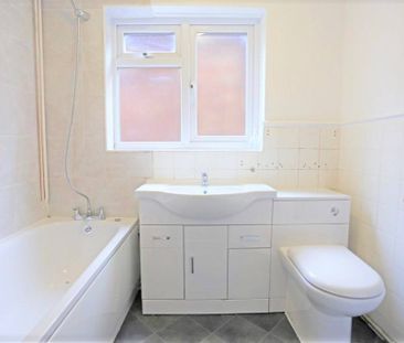 Two bedroom Ground Floor flat ideal for families- 1850 PCM - Photo 4