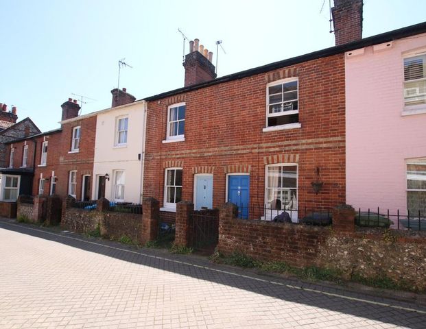 3 bedroom terraced house to rent - Photo 1