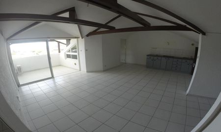 Location Appartement 2 pièces 49m² CAYENNE 97300 - Photo 2