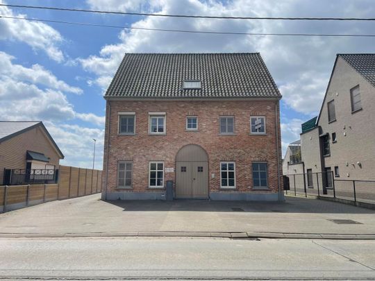 Appartement met 3 slaapkamers en terras - Photo 1