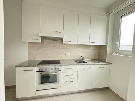 LUMINOUS RENOVATED 4.5-ROOM APARTMENT FOR RENT - Foto 4