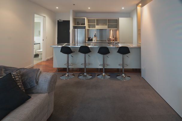 Stunning Fully Furnished Apartment in Viaduct Point - Photo 1