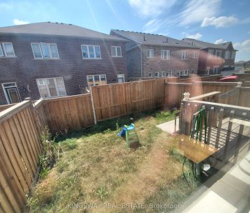 593 Remembrance Road #upper - Photo 4