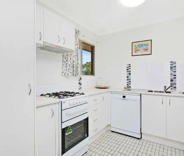 6/8 Barradine Street, Greenslopes QLD 4120 - Photo 3