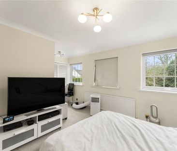 4 bedroom detached house to rent - Photo 4