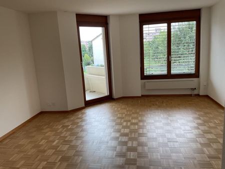 "Wohnung im Grünen mit 2 Balkonen in der nähe vom Bahnhof und Einkaufsm" - Photo 2
