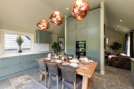 3 bedroom detached house to rent - Photo 3