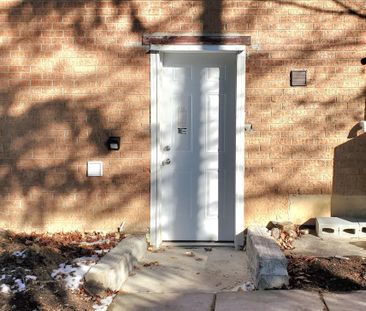 For Lease - 47 Lowe Boulevard, Newmarket, Ontario - Photo 6