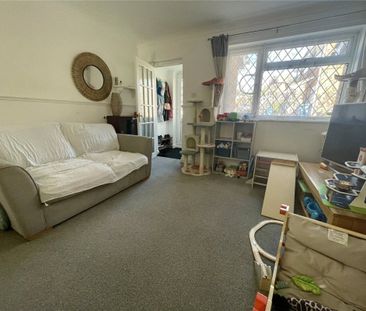 Sycamore Close, Poole, Dorset, BH17 - Photo 6