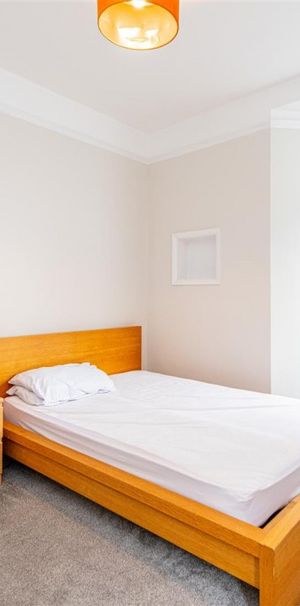 1 bed Room To Let - Photo 1