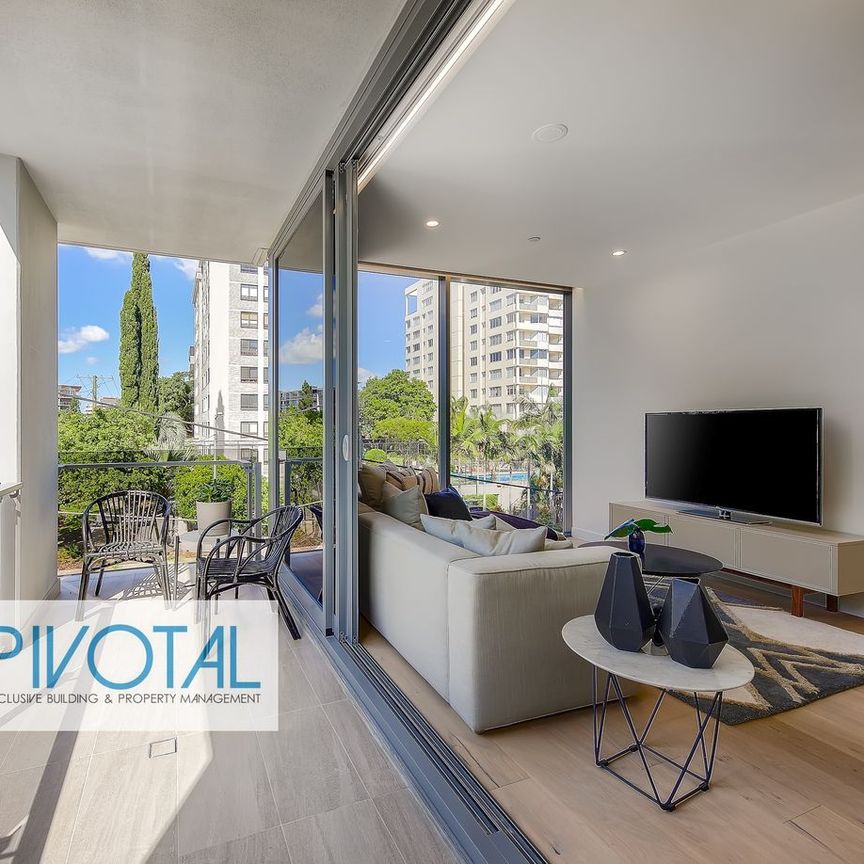 LUXURY APARTMENT - WALK IN ROBE, ENTERTAINERS KITCHEN, LARGE BALCONY. - Photo 1
