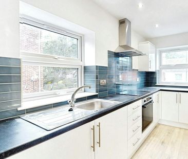 Flat to rent on - Photo 3