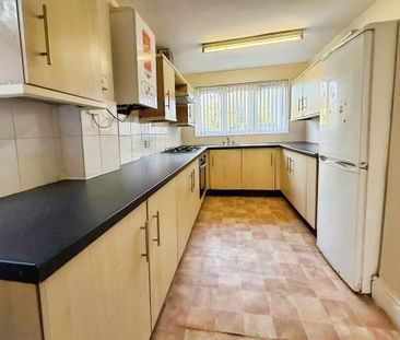 3 bedroom semi-detached house to rent - Photo 6