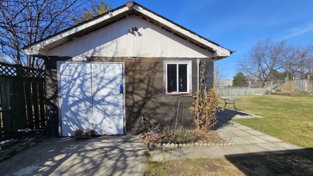 For Lease - 44 Loradeen Crescent Unit# Main, Toronto, Ontario - Photo 5