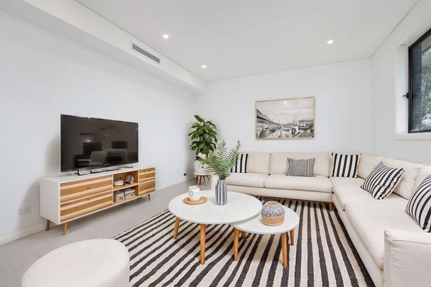 Spacious & Stylish Duplex Living - Photo 1
