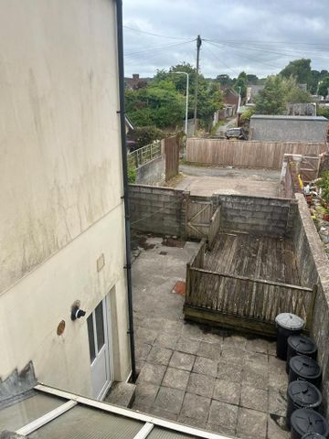 5 bedroom end of terrace house to rent - Photo 4